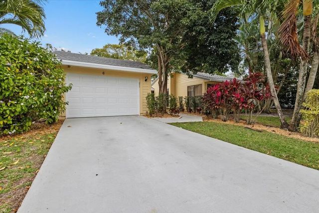 6691 S Pine Court, West Palm Beach