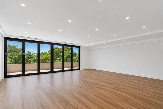 4 of 18 - 151 Crandon Boulevard #345, Key Biscayne, FL