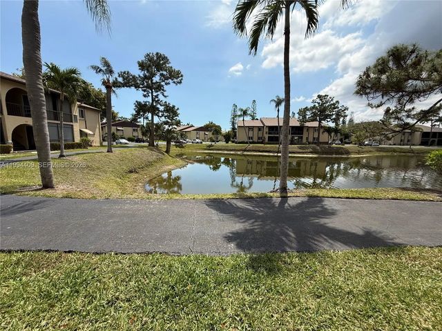 340 Pine Ridge Circle #c-1, Greenacres