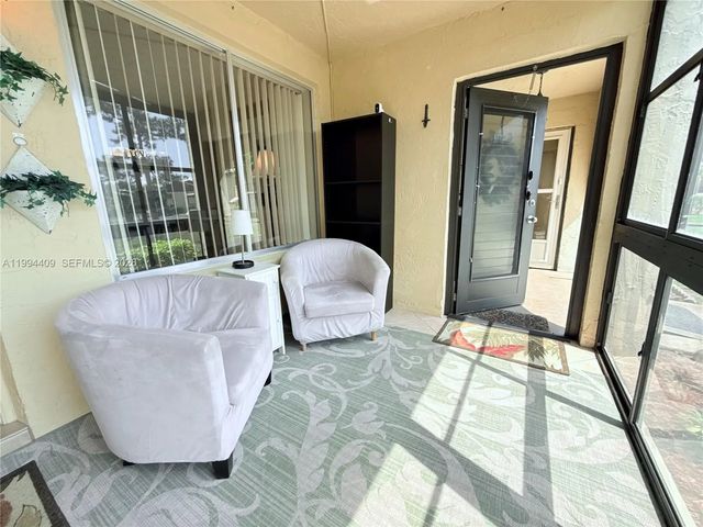 4 of 21 - 340 Pine Ridge Circle #c-1, Greenacres, FL