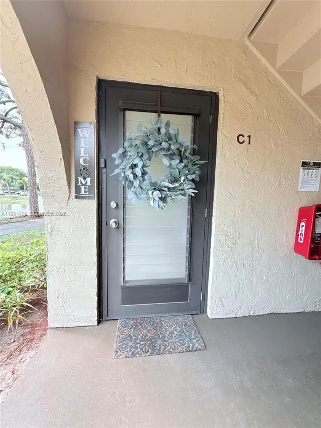5 of 21 - 340 Pine Ridge Circle #c-1, Greenacres, FL