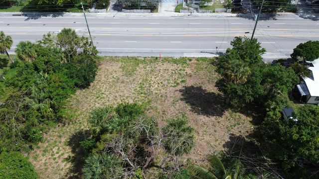 4 of 8 - 2944 Westgate Avenue, West Palm Beach, FL