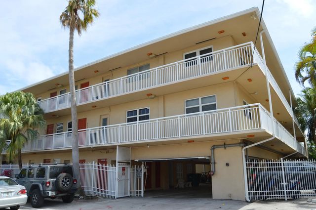 3 of 38 - 1500 Se 15th Street #219, Fort Lauderdale, FL