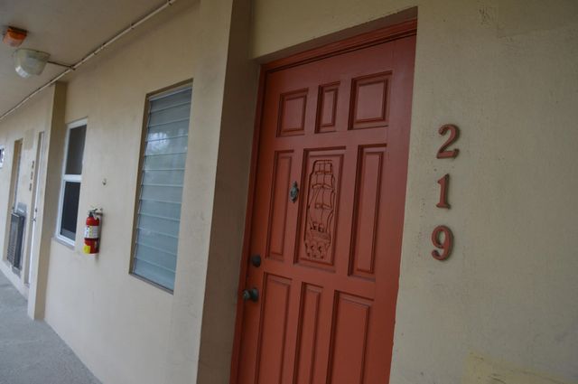 4 of 38 - 1500 Se 15th Street #219, Fort Lauderdale, FL