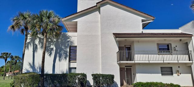5 of 82 - 3500 Twin Lakes Terrace #206, Fort Pierce, FL