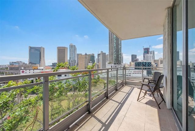 5 of 18 - 90 Sw 3rd Street #1105, Miami, FL