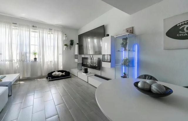 4 of 15 - 705 Sw 148th Avenue #202, Sunrise, FL