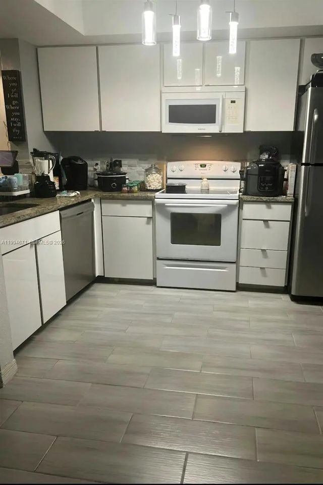 5 of 15 - 705 Sw 148th Avenue #202, Sunrise, FL