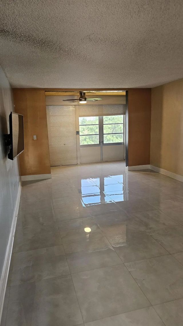 4 of 4 - 2840 Somerset Drive #418m, Lauderdale Lakes, FL