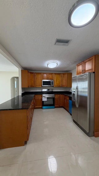 Photo of Listing #B26010858