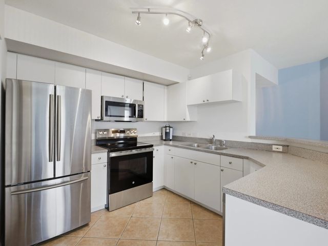 2 of 41 - 316 Villa Circle, Boynton Beach, FL