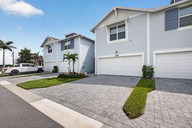 2 of 61 - 5786 Se Edgewater Circle, Stuart, FL