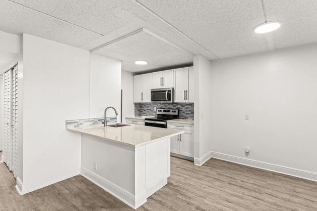 3 of 23 - 507 Meadows Circle, Boynton Beach, FL
