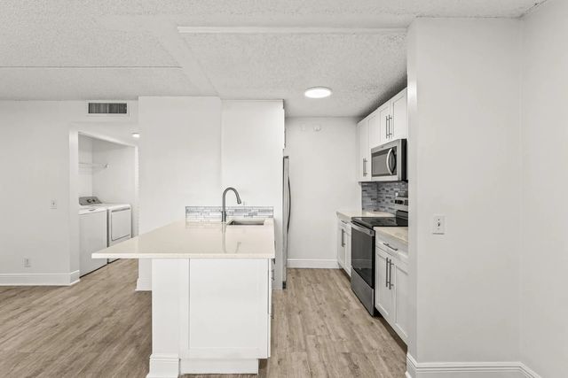 4 of 23 - 507 Meadows Circle, Boynton Beach, FL