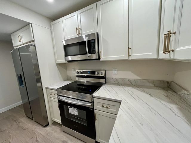 5 of 26 - 311 E Ocean Avenue #205, Lantana, FL