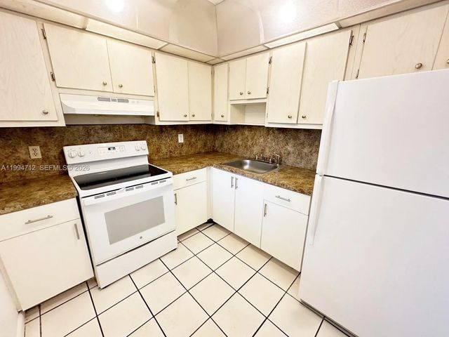 3 of 13 - 15600 Nw 7th Avenue #606, Miami, FL