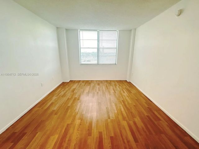 4 of 13 - 15600 Nw 7th Avenue #606, Miami, FL