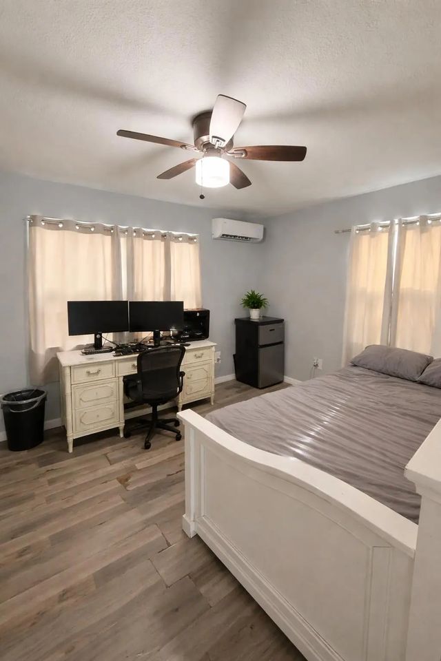 4 of 8 - 2686 Summit Boulevard, West Palm Beach, FL