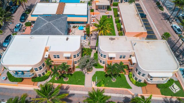 2 of 26 - 311 Connecticut Street #4, Hollywood, FL