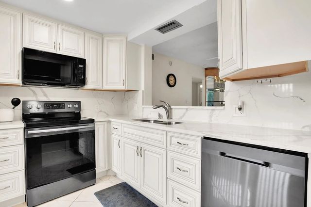 2 of 38 - 4701 Martinique Drive #k3, Coconut Creek, FL