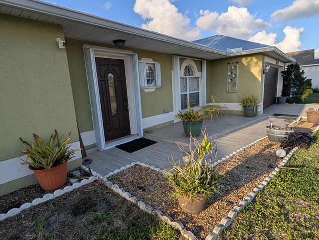 4 of 27 - 531 Sw Bradshaw Circle, Port St. Lucie, FL