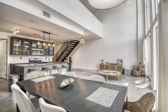 3 of 28 - 108 Lake Avenue #202, Lake Worth Beach, FL