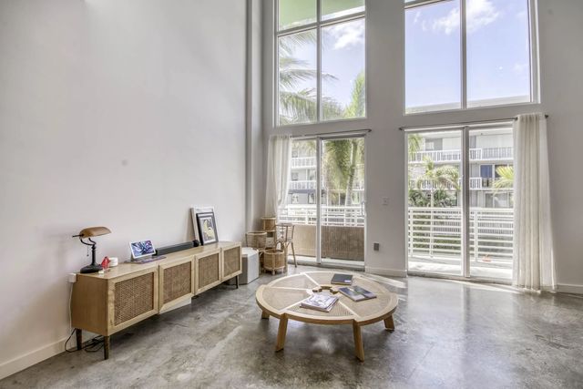 4 of 28 - 108 Lake Avenue #202, Lake Worth Beach, FL