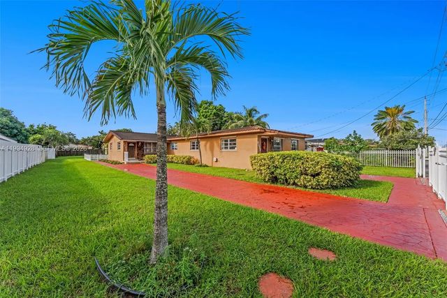 8820 Sw 27th Street, Miami
