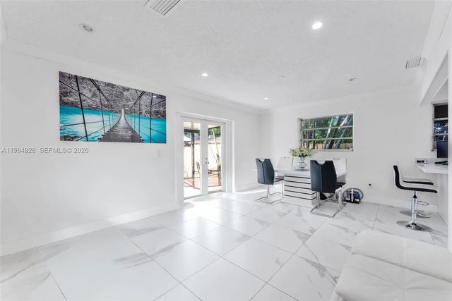 5 of 33 - 8820 Sw 27th Street, Miami, FL