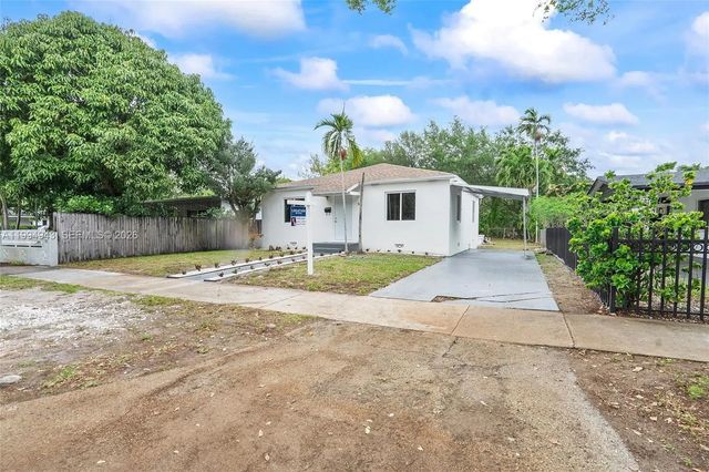 3 of 31 - 511 Ne 131st Street, North Miami, FL