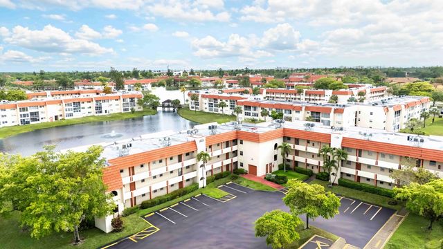 2800 Sunrise Lakes Drive W #apt 301, Sunrise