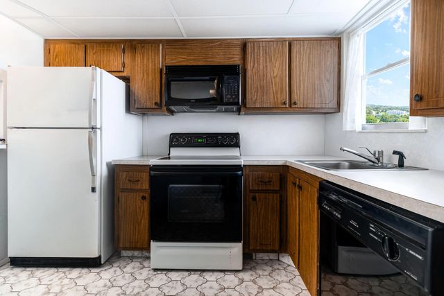 3 of 27 - 2800 Sunrise Lakes Drive W #apt 301, Sunrise, FL
