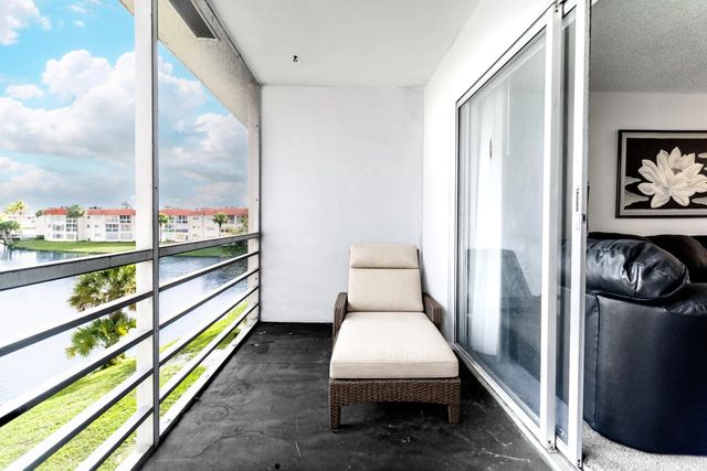 4 of 27 - 2800 Sunrise Lakes Drive W #apt 301, Sunrise, FL