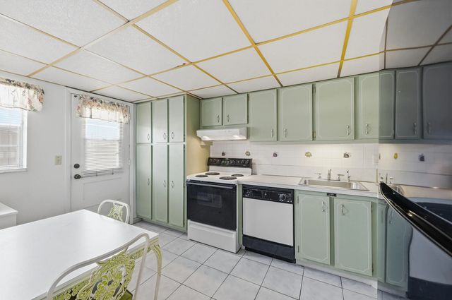 5 of 43 - 2991 Nw 46th Avenue #303, Lauderdale Lakes, FL
