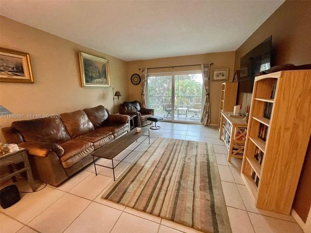5 of 28 - 1000 Hillcrest Court #308, Hollywood, FL