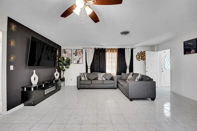 3 of 6 - 223 E Arbor Avenue, Port St. Lucie, FL