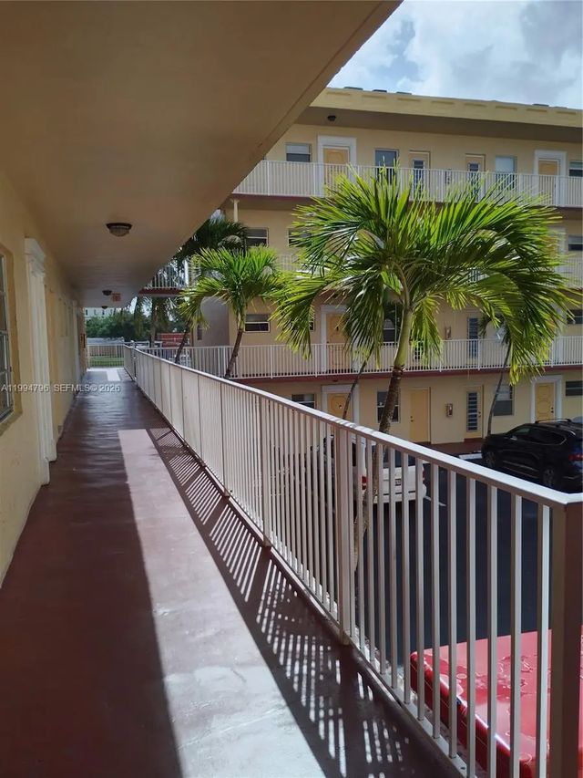 3 of 33 - N/A, Lauderdale Lakes, FL