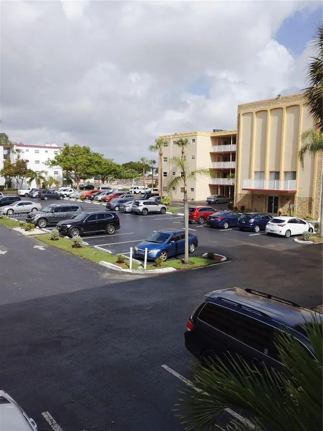 4 of 33 - N/A, Lauderdale Lakes, FL