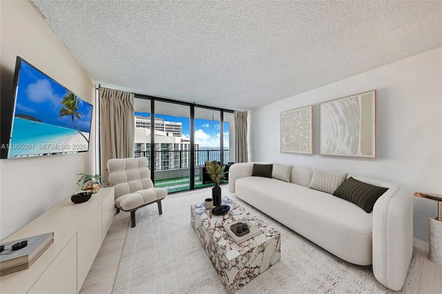 4 of 20 - 555 Ne 15th Street #33g, Miami, FL
