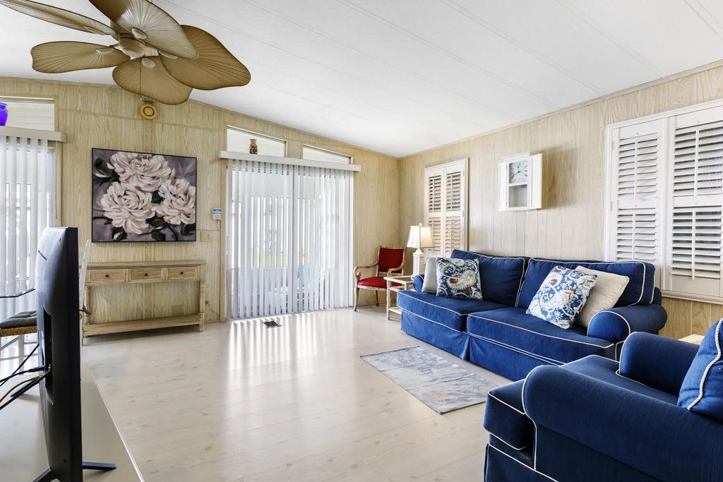 18007 Huapi Bay, Boynton Beach