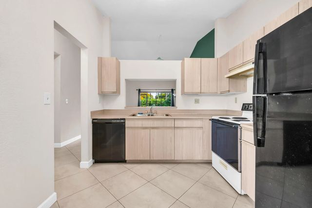 4 of 20 - 9665 Nw 76th Court, Tamarac, FL