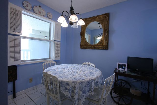 3 of 40 - 6768 N 10th Avenue N #303, Lake Worth, FL