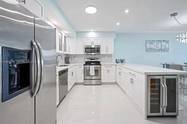 4 of 44 - 19370 Collins Avenue #1121, Sunny Isles Beach, FL