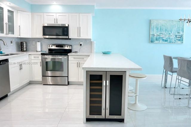 5 of 44 - 19370 Collins Avenue #1121, Sunny Isles Beach, FL