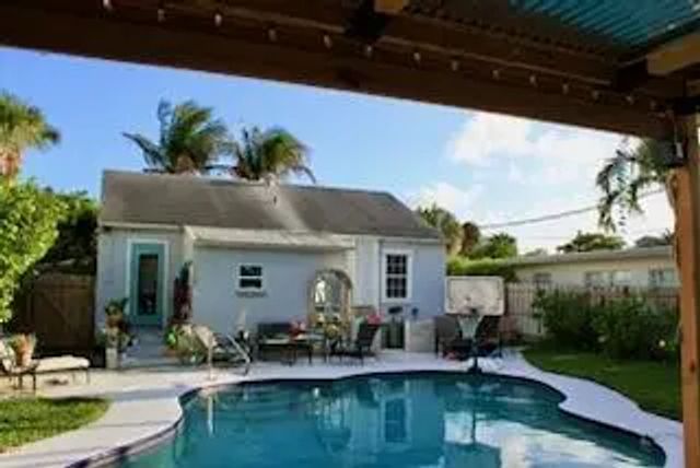 3 of 25 - 237 Wenonah Place, West Palm Beach, FL