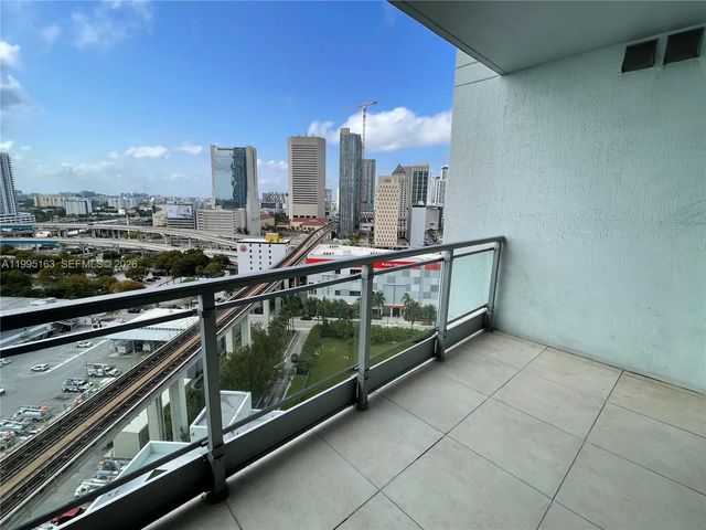 5 of 34 - 90 Sw 3rd Street #1809, Miami, FL