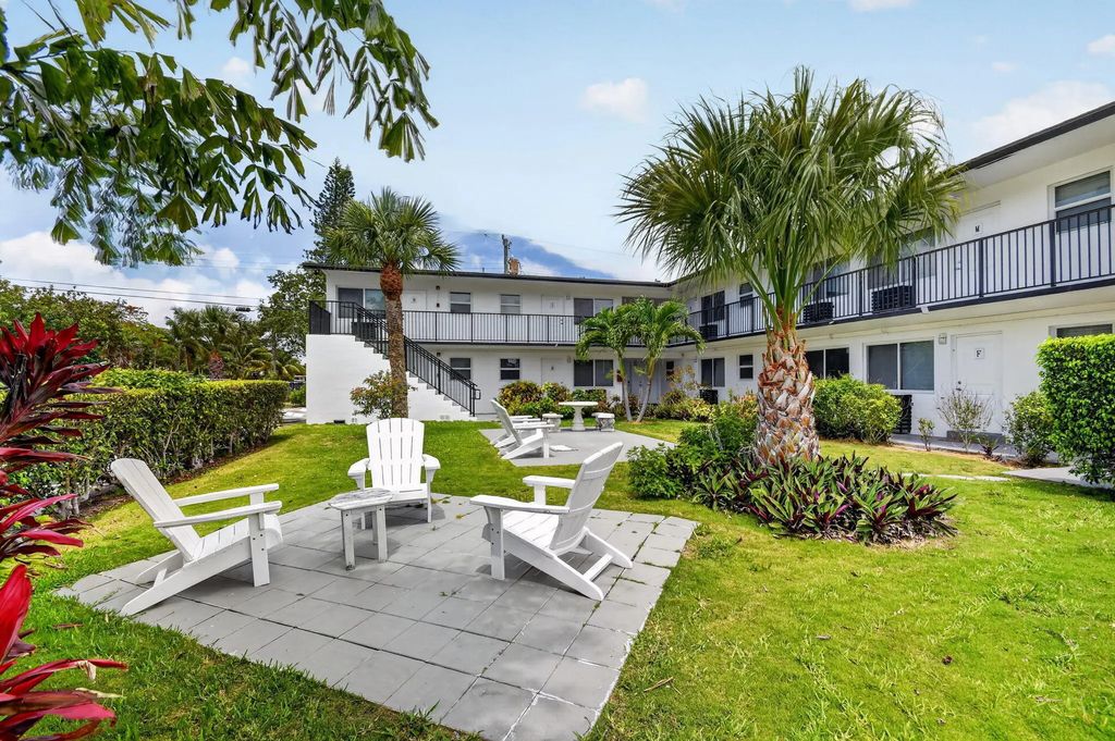 525 S Broadway Street #m, Lantana