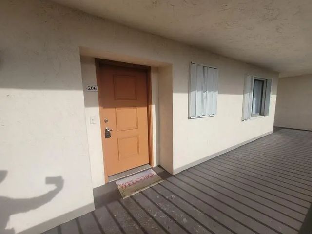 5 of 77 - 5917 Via Vermilya #206, Lake Worth, FL