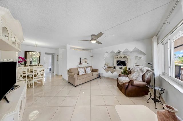 1015 Sw 11th Avenue #15k, Hallandale Beach