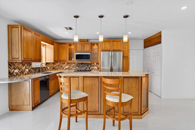 2 of 56 - 648 Nw 30th Court, Wilton Manors, FL